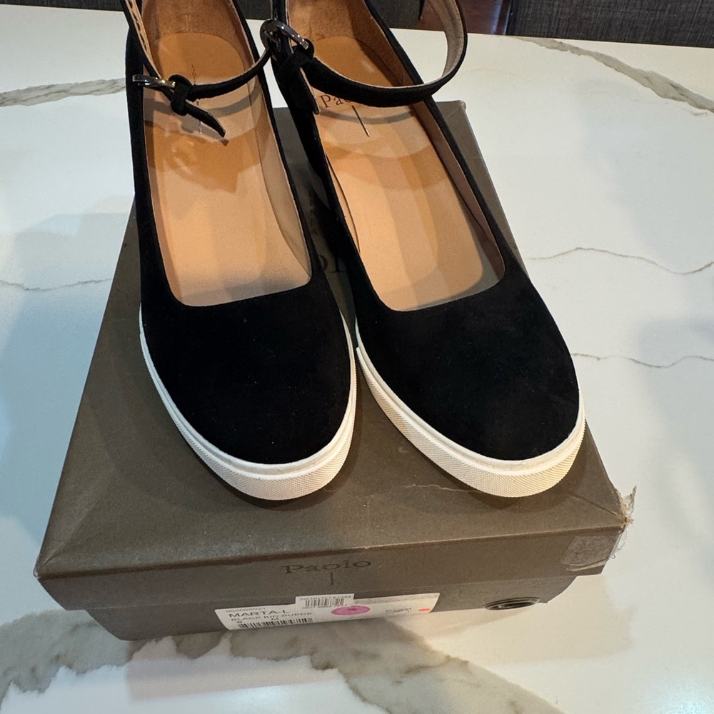 Paolo Black Slip-On Flats Minimalist Design